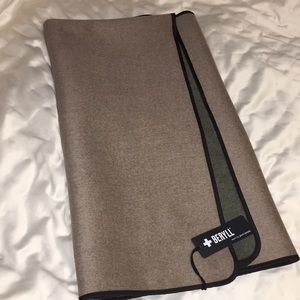 PRICE DROP! Beryll Reversible Cape Poncho, +Beryll